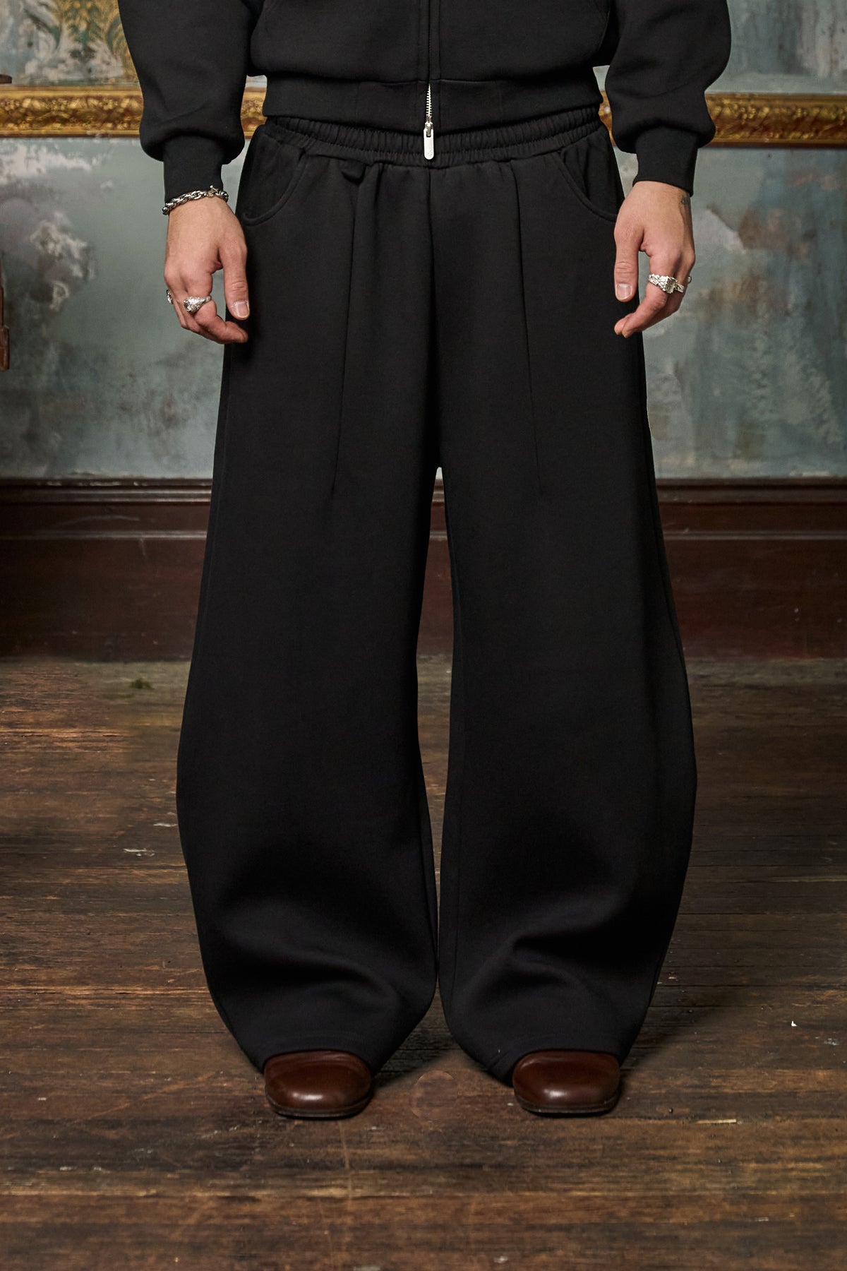Anniversary Sweats V2 - Black