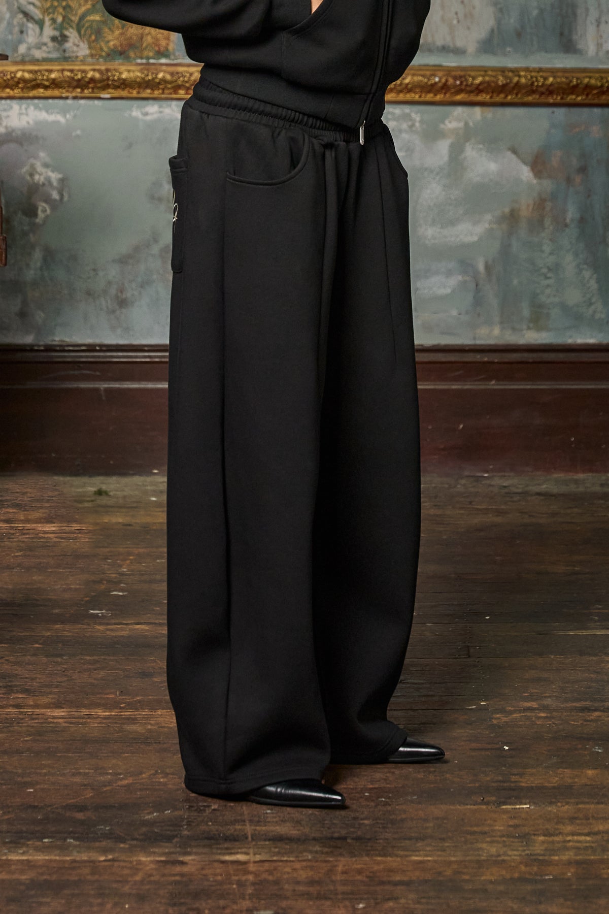 Anniversary Sweats V2 - Black