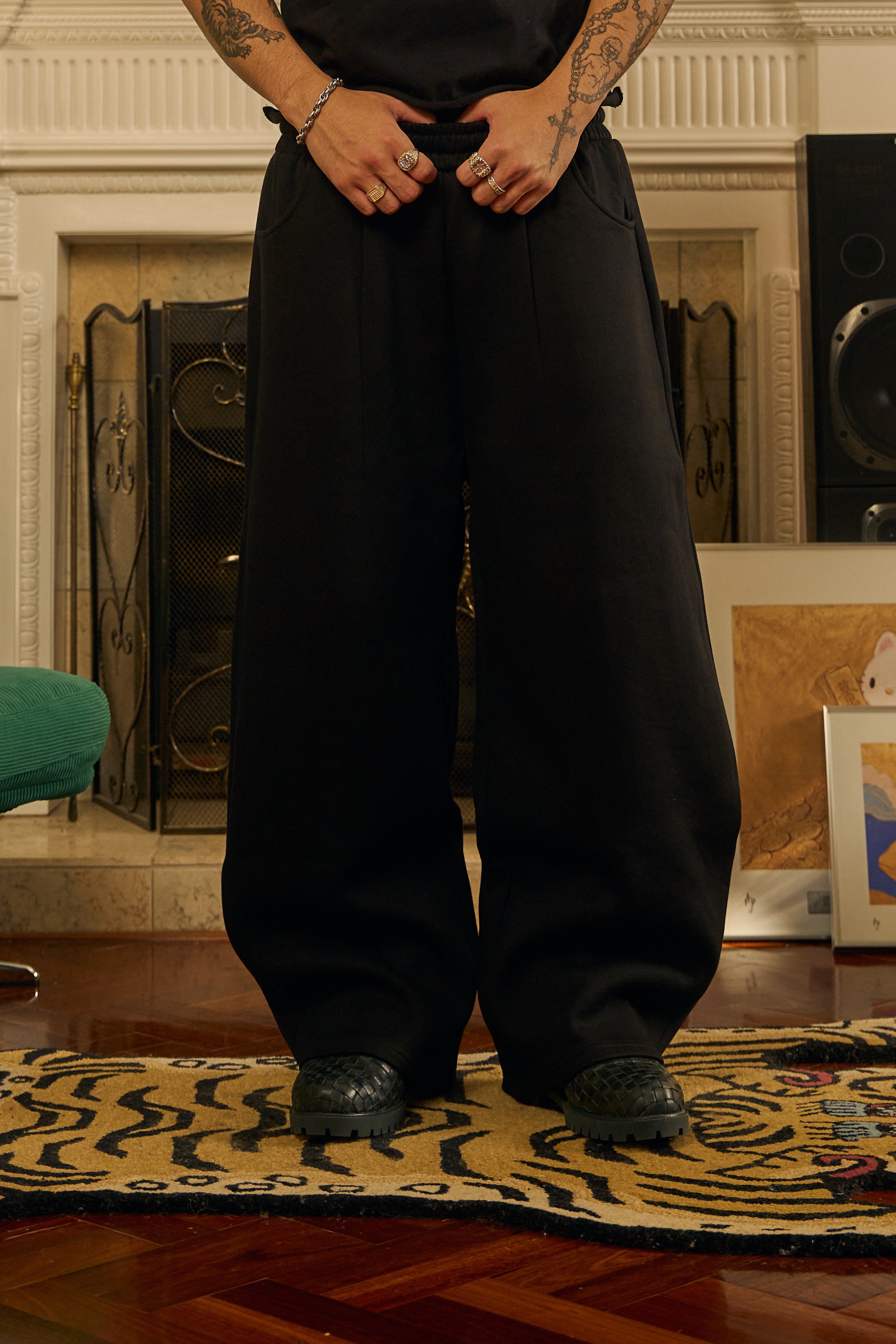 Anniversary Sweats V2 - Black