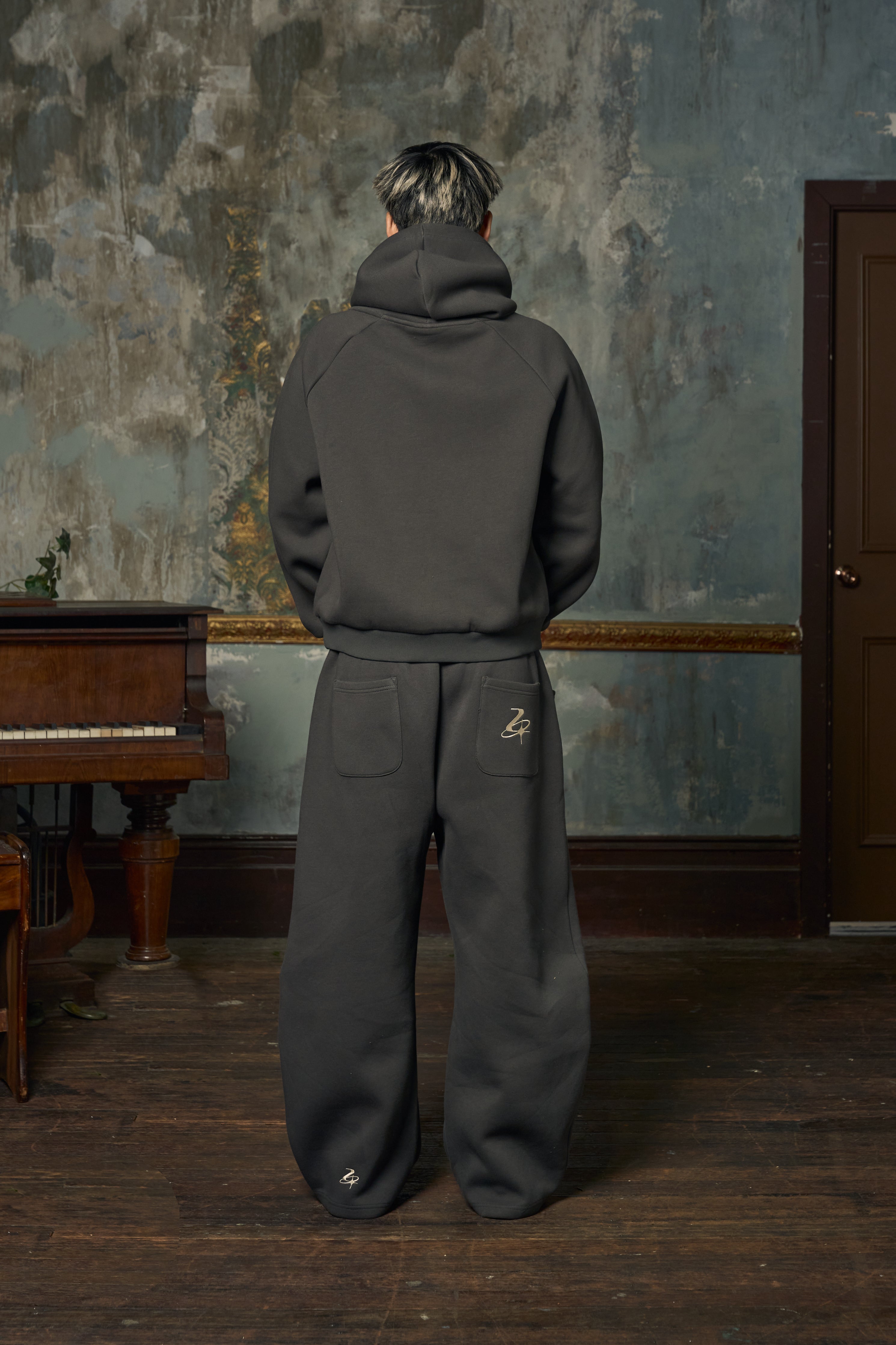 Anniversary Sweats V2 - Asphalt